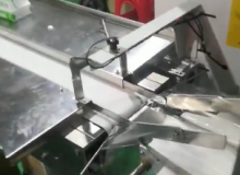 全自動包裝機包裝護(hù)目鏡作業(yè)現(xiàn)場